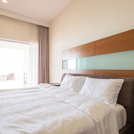 Home Suites By Marina Tanjung Bungah  Exterior photo