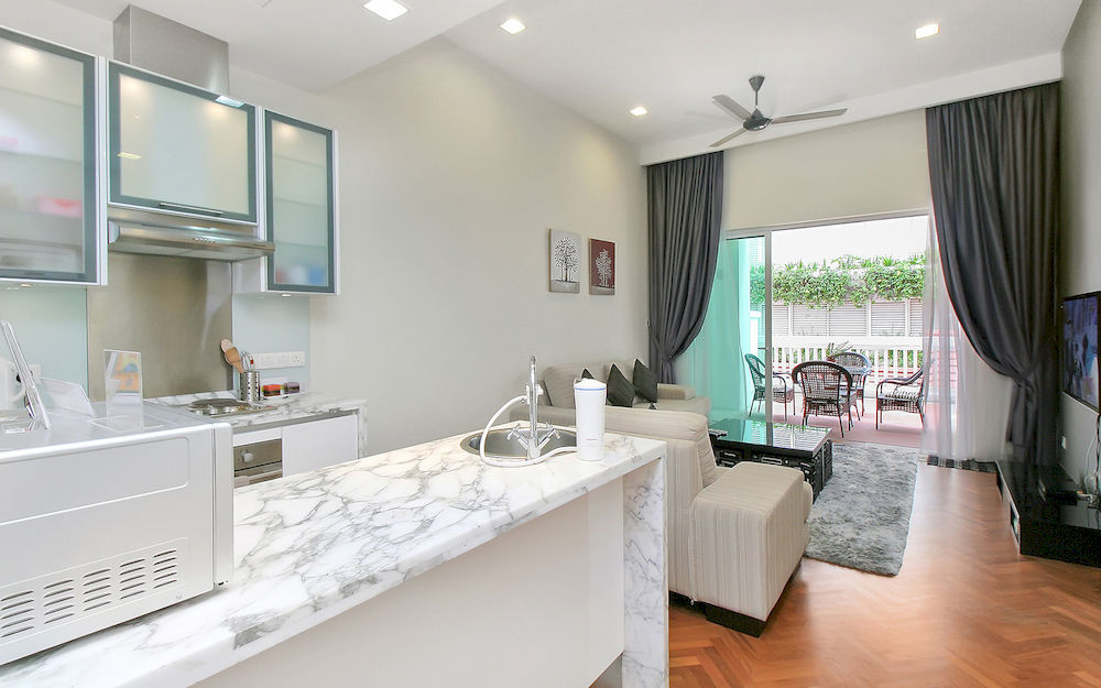 Home Suites By Marina Tanjung Bungah  Exterior photo