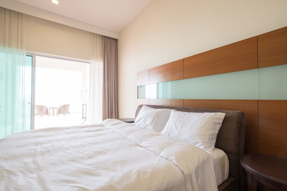 Home Suites By Marina Tanjung Bungah  Exterior photo