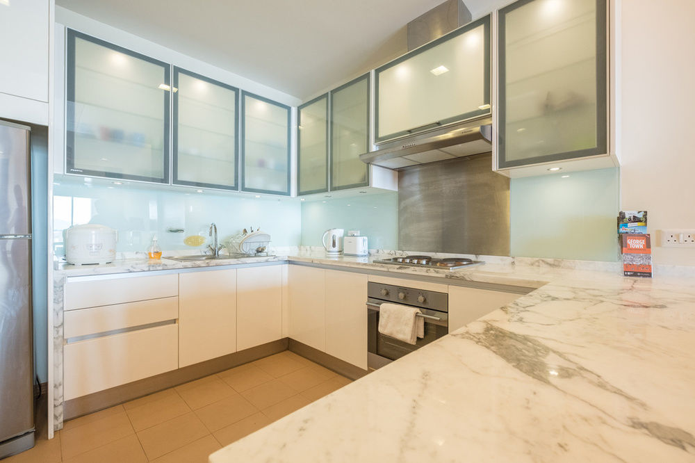 Home Suites By Marina Tanjung Bungah  Exterior photo