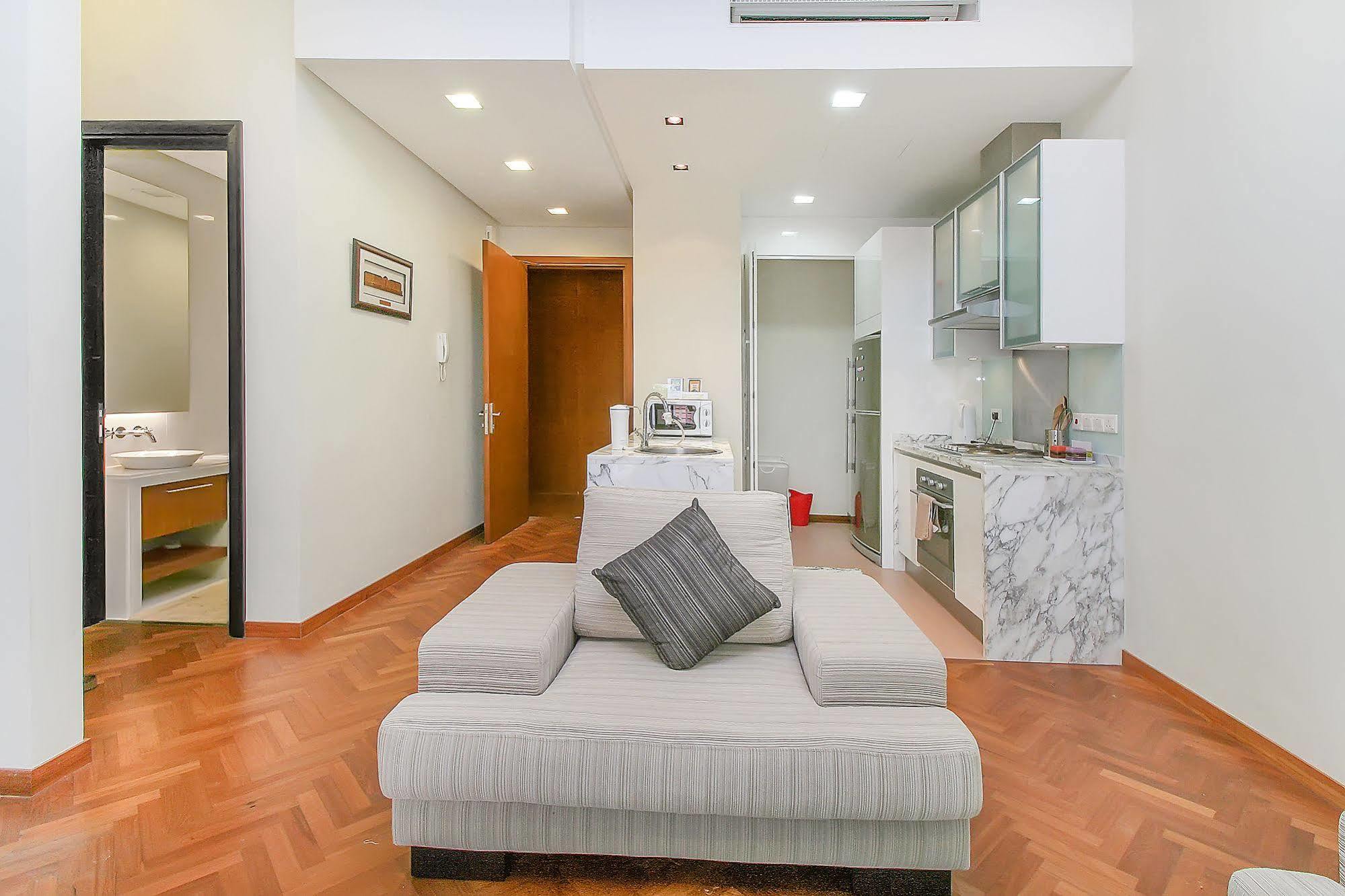Home Suites By Marina Tanjung Bungah  Exterior photo