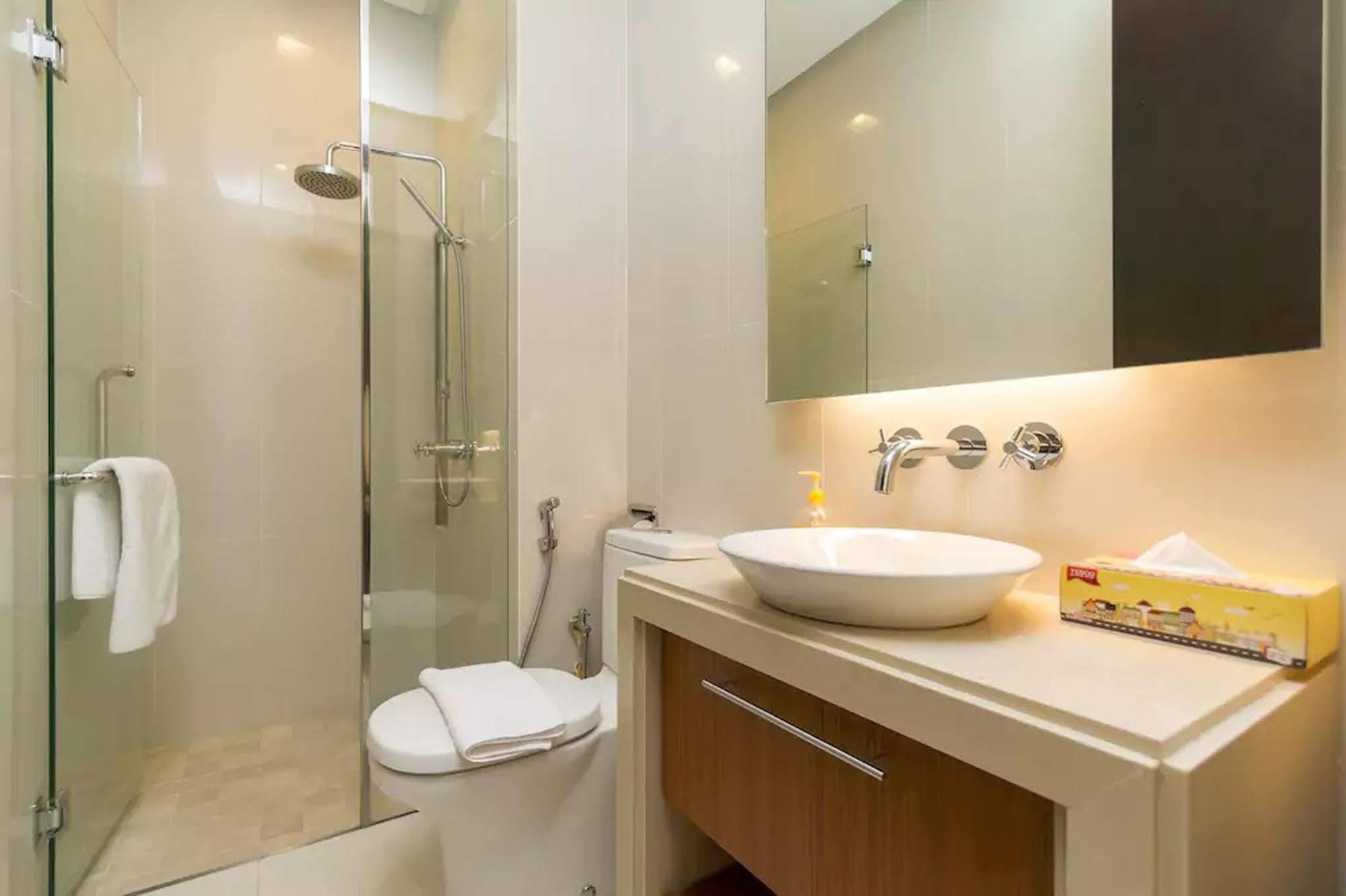 Home Suites By Marina Tanjung Bungah  Exterior photo
