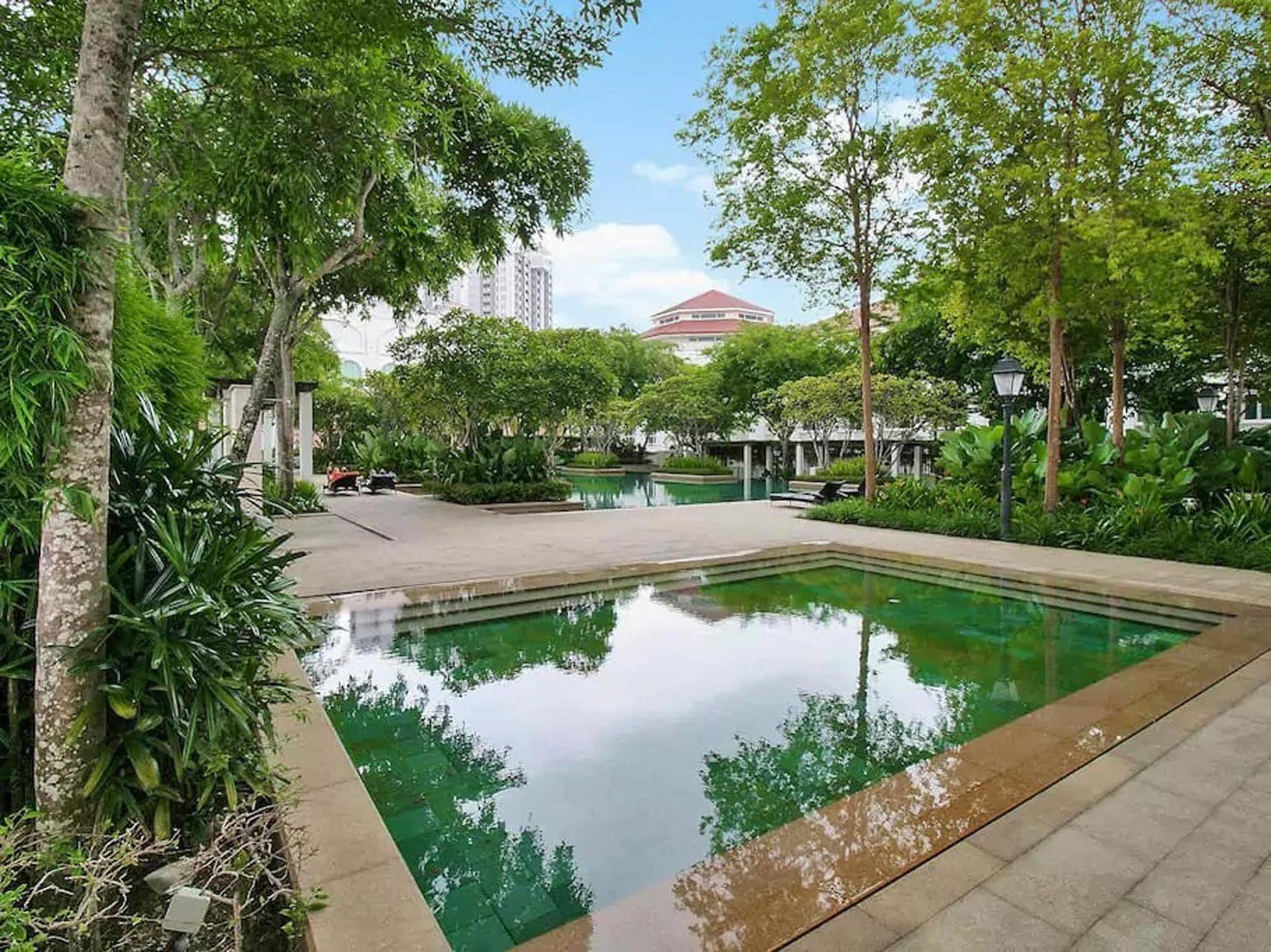 Home Suites By Marina Tanjung Bungah  Exterior photo