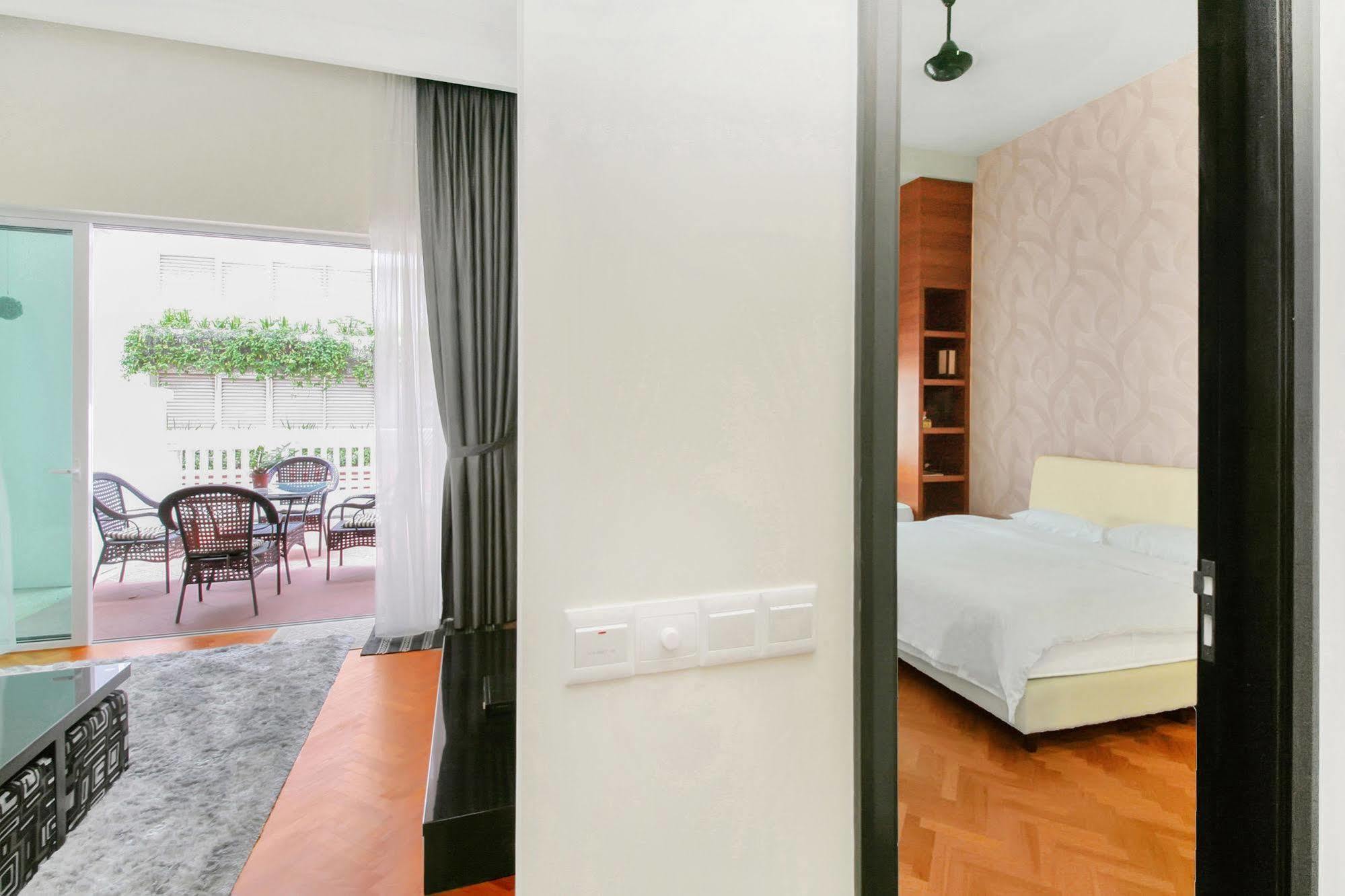 Home Suites By Marina Tanjung Bungah  Exterior photo